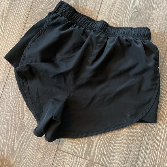 Nike shorts XS - Picture 3 of 3